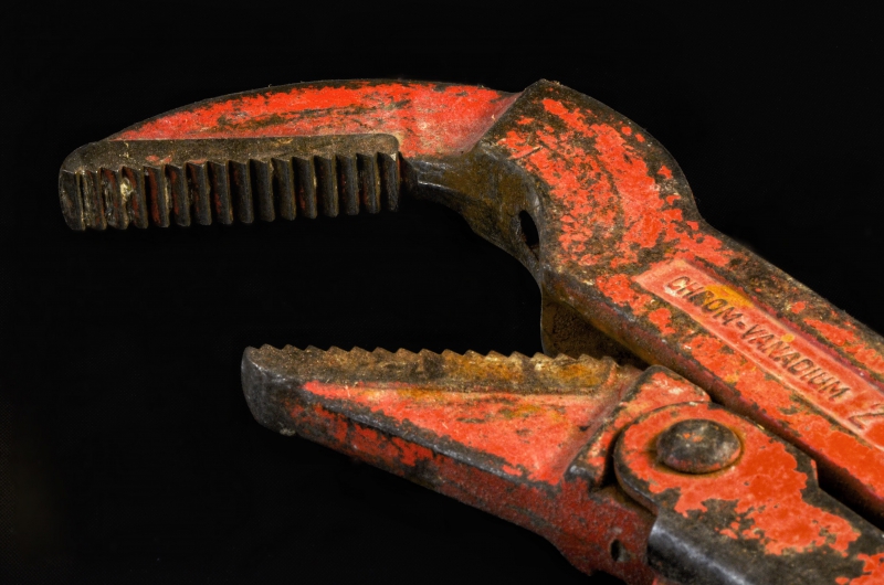 plombier-CAGNES SUR MER-min_pipe-wrench-318084